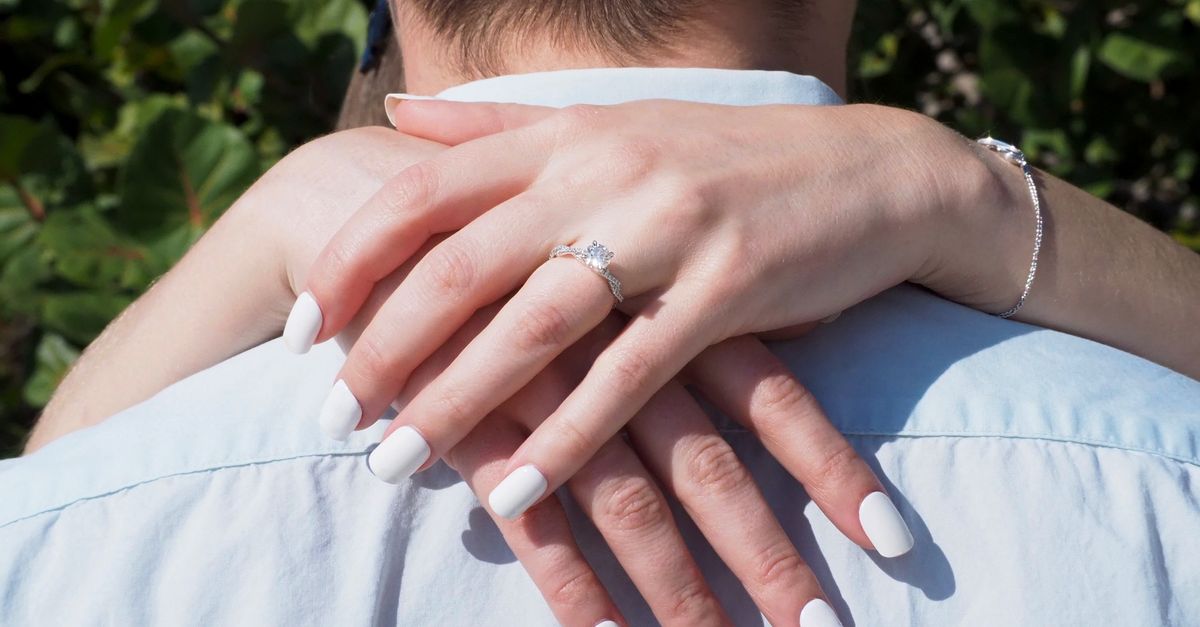 Understanding the Benefits of Bezel Set Engagement Rings